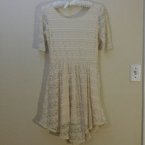 Cream lace dess